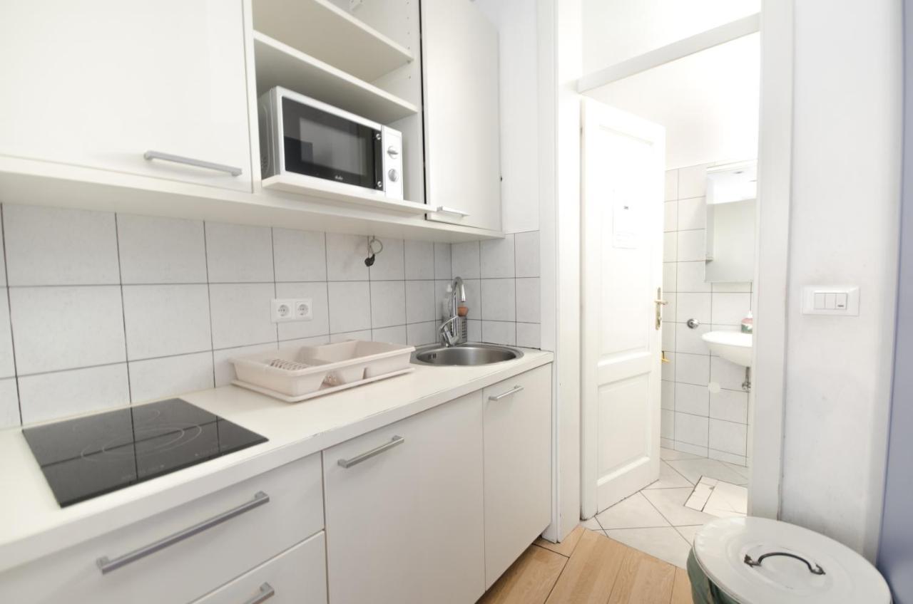 Studio Kitchenette
